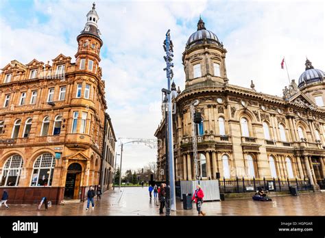  L’Hôtel de Ville d’Hull : Une Découverte Archéologique au Coeur Vibrant du Yorkshire!