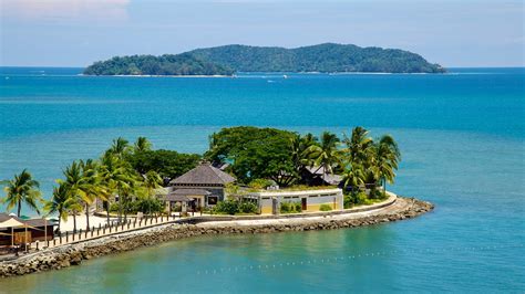 Le Château de Kota Kinabalu: Un joyau architectural perché au sommet d'une montagne tropicale !