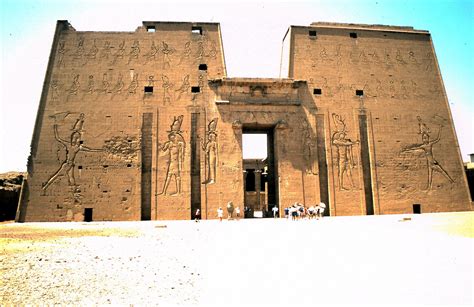 Le Temple d'Edfou: Un joyau antique dans la ville aux mille portes !