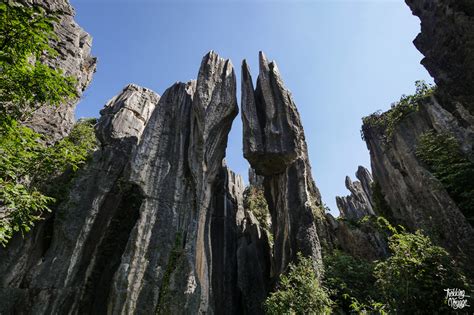  La Forêt de Pierres d'Aizhai : Une symphonie naturelle sculptée dans la roche !