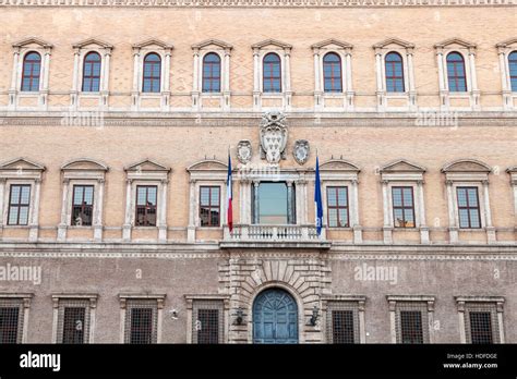 Le Palazzo Farnese : Un Trésor Renaissance à Découvrir Absolument!